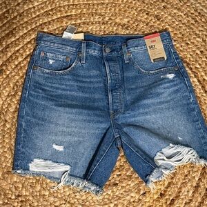NWT Levi's Blue 501 Distressed Denim Shorts size 32w